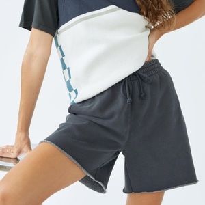 Aritzia TNA Terry Fleece Boyfriend 6” Sweatshort